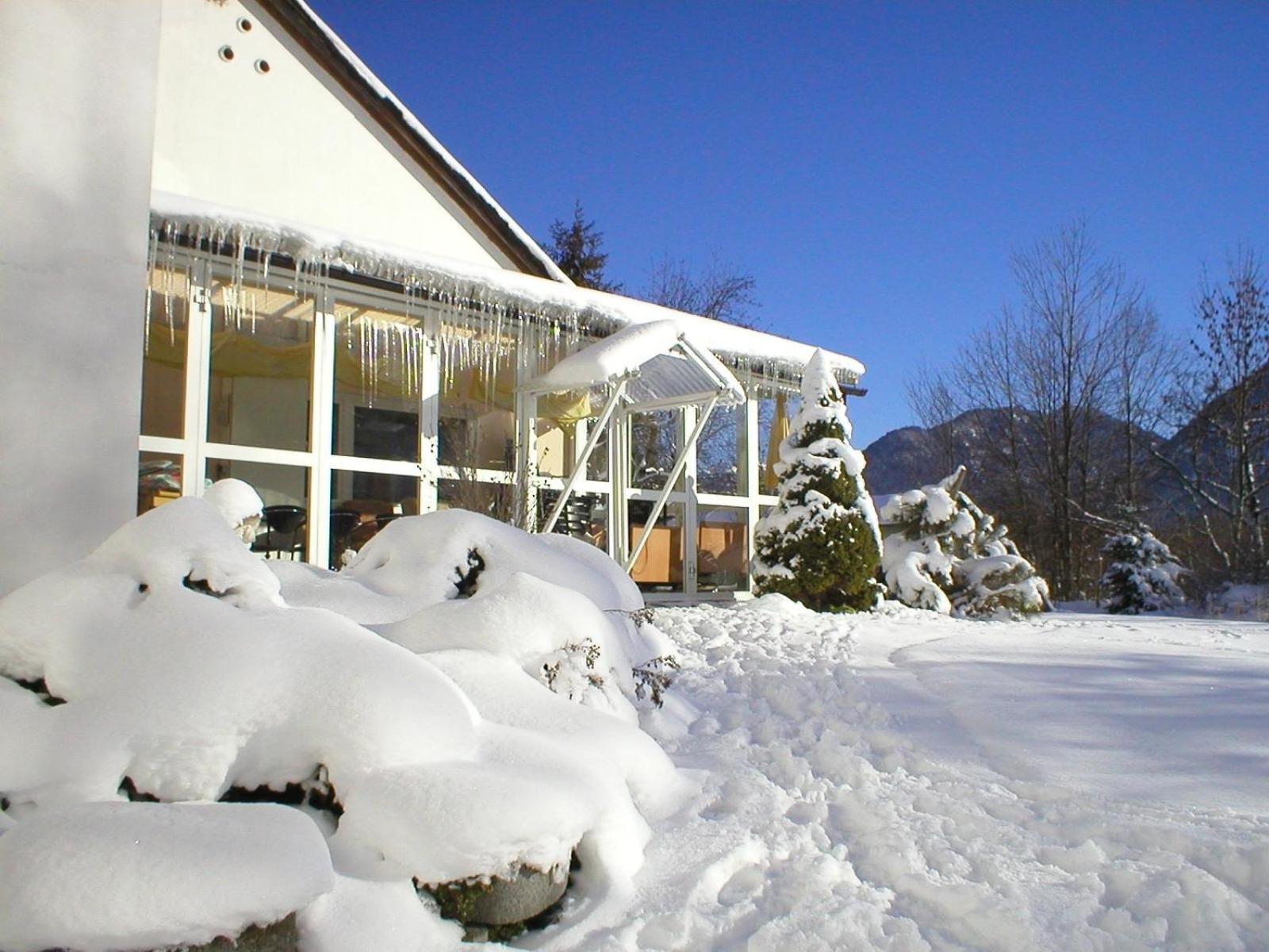 Pension Beim Kruemmling Reutte Exterior photo