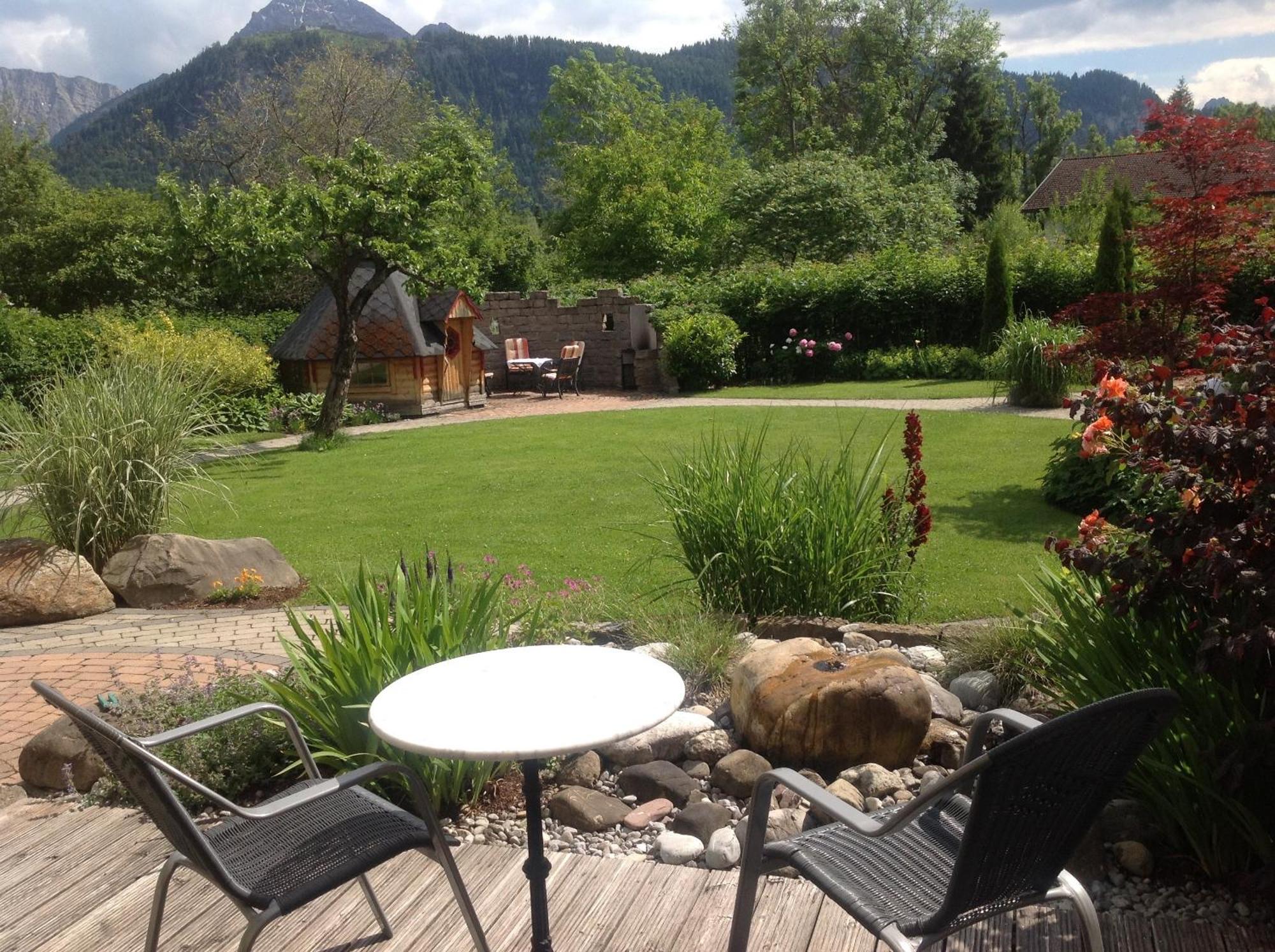 Pension Beim Kruemmling Reutte Exterior photo